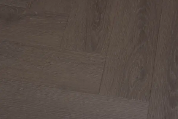 Floer Visgraat PVC Zwart Eiken product closeup