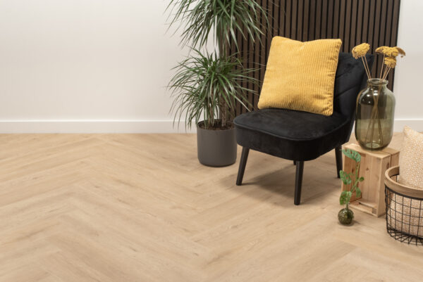 Floer Walvisgraat PVC Gaia Grijsbeige sfeer front